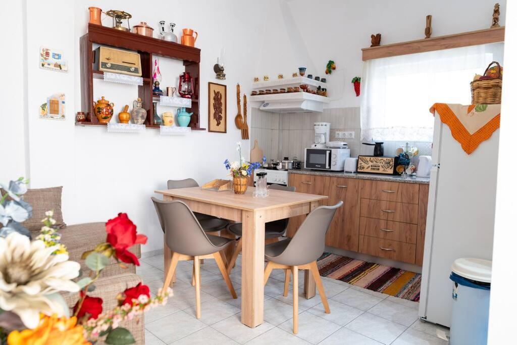 Zografia - Charming House Near The Coast Apartment Marmari  Exterior photo
